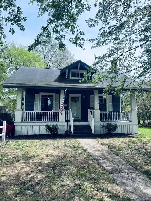 216 N Howard Ave, Croswell, MI 48422