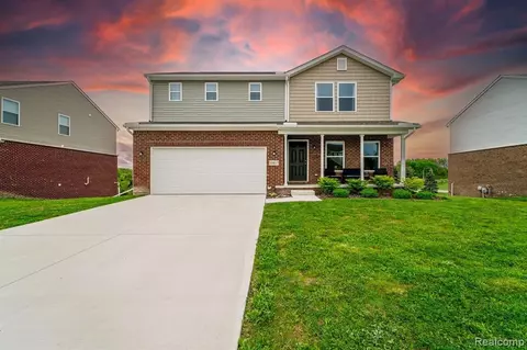 10817 Lakeview Dr, Taylor, MI 48180