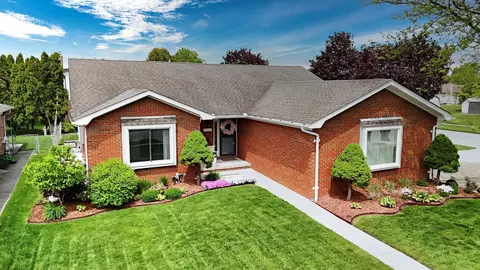 35547 Collingwood Dr, Sterling Heights, MI 48312