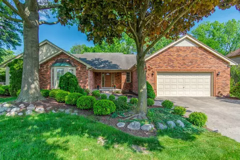 20308 Gary Ln, Livonia, MI 48152