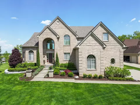 8973 Prestwick, Washington, MI 48095