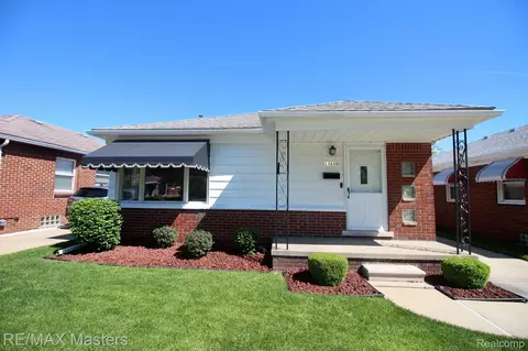 13650 Castle St, Southgate, MI 48195