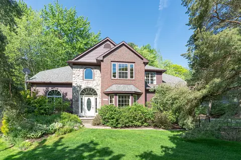 7914 Brookwood Dr, Independence, MI 48348
