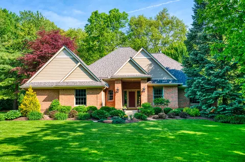 7927 Debora Dr, Genoa, MI 48114