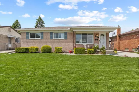 9551 Royal Grand, Redford, MI 48239