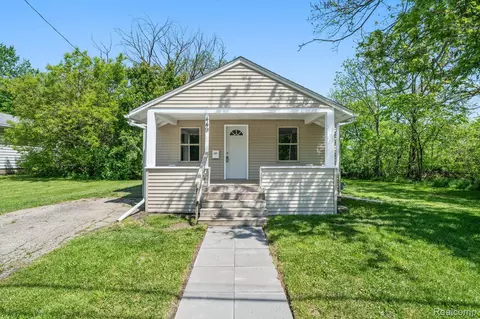 449 Midway Ave, Pontiac, MI 48341