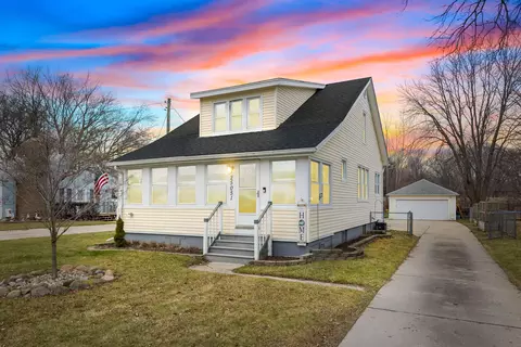 25051 Harrison St, Harrison, MI 48045