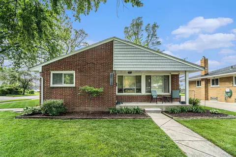 20112 Blackburn St, Saint Clair Shores, MI 48080