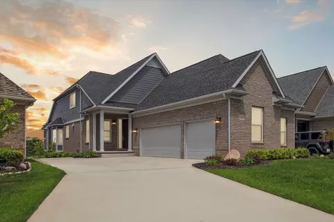 8280 Stoney Creek Dr, Green Oak, MI 48178