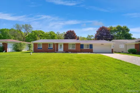 1026 Trotwood Ln, Flint, MI 48507