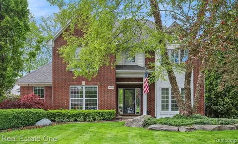 39333 Worthington, Harrison Township, MI 48045