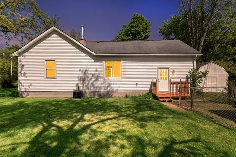 5501 Pontiac Lake Rd, Waterford, MI 48327