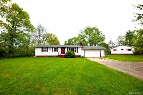 2273 S State Rd, Davison, MI 48423