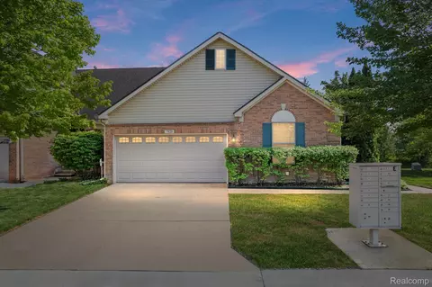7820 Chloe Crt Ct, Van Buren, MI 48111