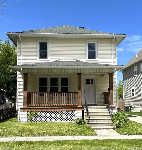 1217 Chestnut St, Port Huron, MI 48060