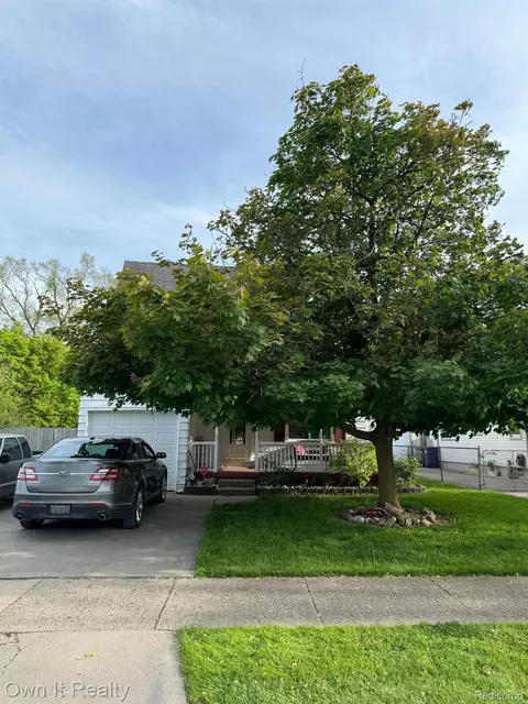 1039 Saint Johns Blvd, Lincoln Park, MI 48146