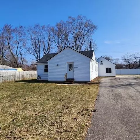 1132 Meadowlawn Dr, Pontiac, MI 48340