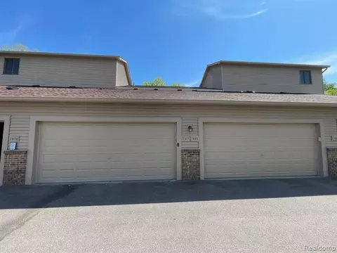 7877 Woodingham, West Bloomfield, MI 48322