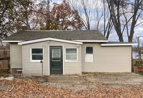 5695 E Grand River Ave, Genoa, MI 48843