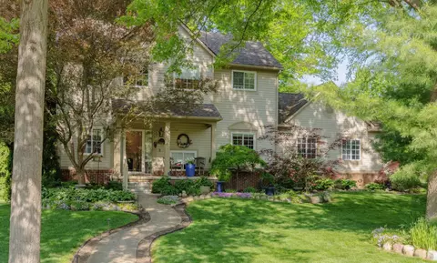 147 Garland Way, Waterford, MI 48327