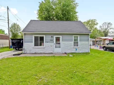 2226 Freeman St, Westland, MI 48186