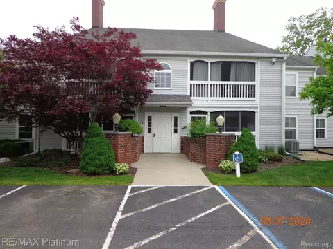 620 Curzon Crt 102 620 Ct #102, Howell, MI 48843
