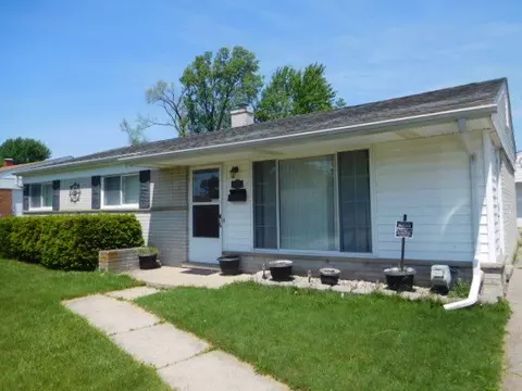 4701 Berwyn Dr, Warren, MI 48092