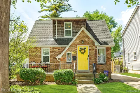504 S Minerva Ave, Royal Oak, MI 48067