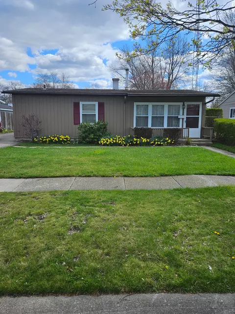 2542 Locust St, Port Huron, MI 48060