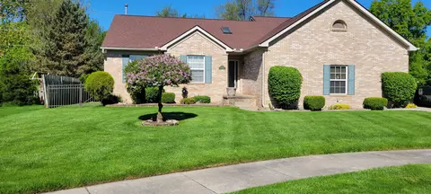 13824 Kahla Dr, Belleville, MI 48111