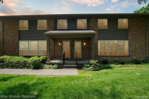 1047 N Old Woodward Ave #4, Birmingham, MI 48009