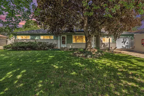 3600 Shoals St, Waterford, MI 48329