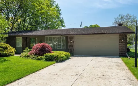 253 Scottsdale Dr, Troy, MI 48084