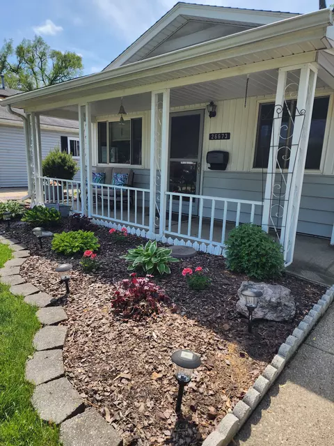 26673 Alden St, Madison Heights, MI 48071