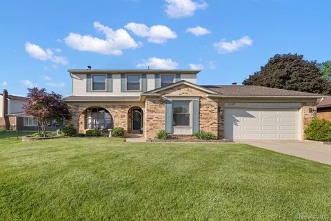 14107 Kerner Dr, Sterling Heights, MI 48313