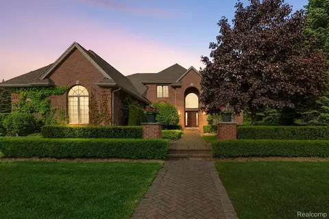 1049 Autumnview, Rochester, MI 48307