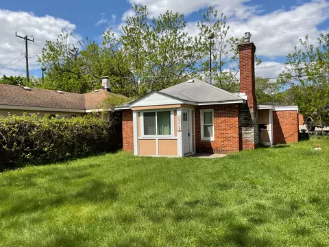 22409 Sherwood St, Farmington, MI 48336
