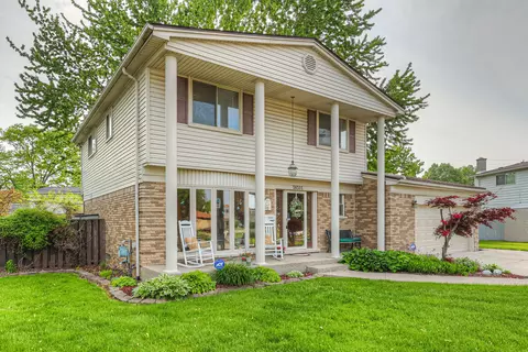 36301 Travis Dr, Sterling Heights, MI 48312