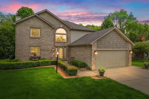 53360 Andrew Cir, New Baltimore, MI 48047