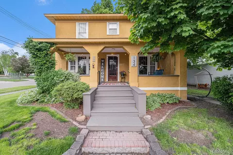 134 N Cherry St, Flushing, MI 48433