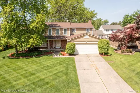 35046 Valley Forge Dr, Farmington Hills, MI 48331