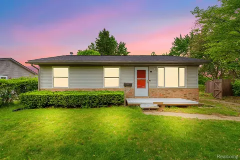 30247 Spain Crt Ct, Romulus, MI 48174