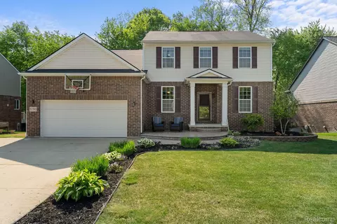 51743 Leshan Dr, Chesterfield, MI 48047