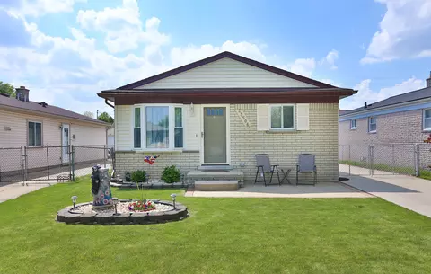 25506 Maywood St, Woodhaven, MI 48183