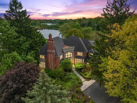 1273 Water Cliff Dr, Bloomfield Township, MI 48302