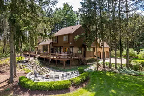 4329 Argenta Dr, Genoa, MI 48116