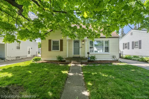 928 Amelia Ave, Royal Oak, MI 48073