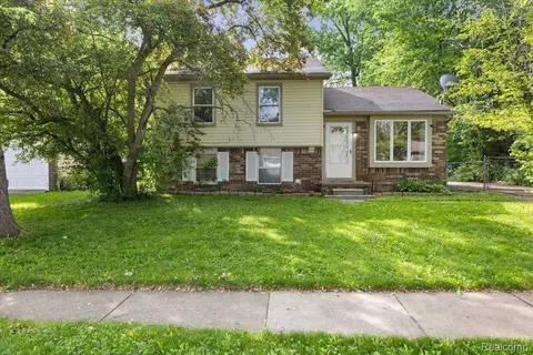 5901 Willowbridge Rd, Ypsilanti, MI 48197