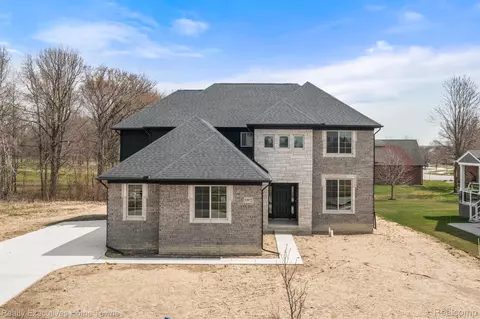 53972 Carrigan Dr, New Baltimore, MI 48047