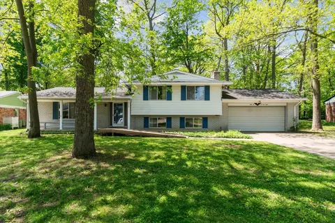 5278 Moceri Ln, Grand Blanc, MI 48439